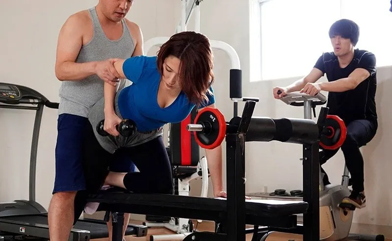 Người chồng phát hiện vợ cắm sừng với huấn luyện viên thể hình