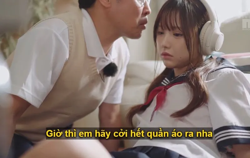 Gã cạnh bên nhà giả làm thầy giáo thôi miên em nữ học sinh để giở trò đồi bại